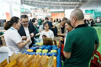 我與中部農(nóng)博會(huì)的24年 | 集團(tuán)公司副董事長吳浩人：連續(xù)24年參加，進(jìn)行品牌展示與新品推廣